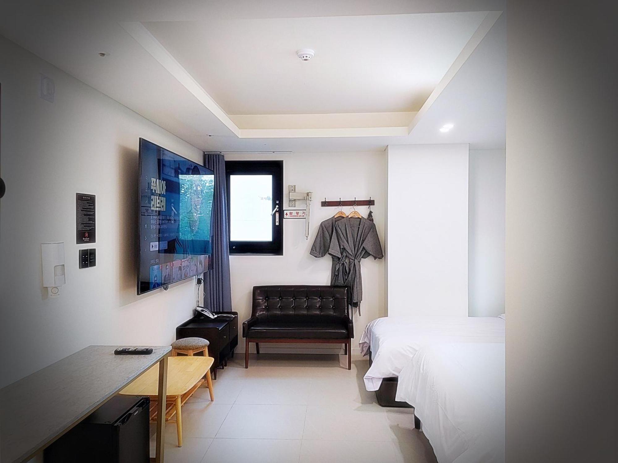 Bluebird Hotel Inchon Exterior foto