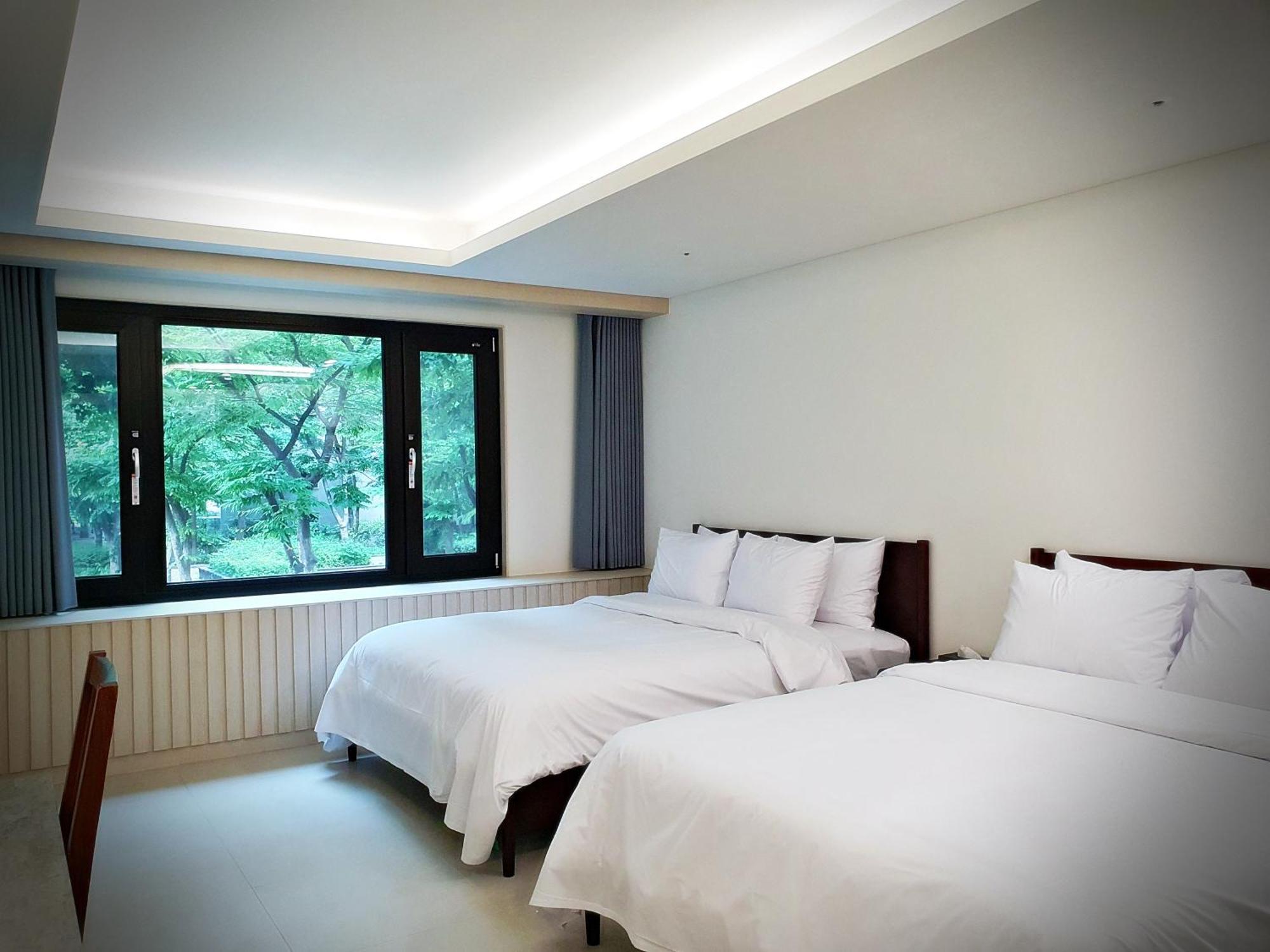 Bluebird Hotel Inchon Exterior foto