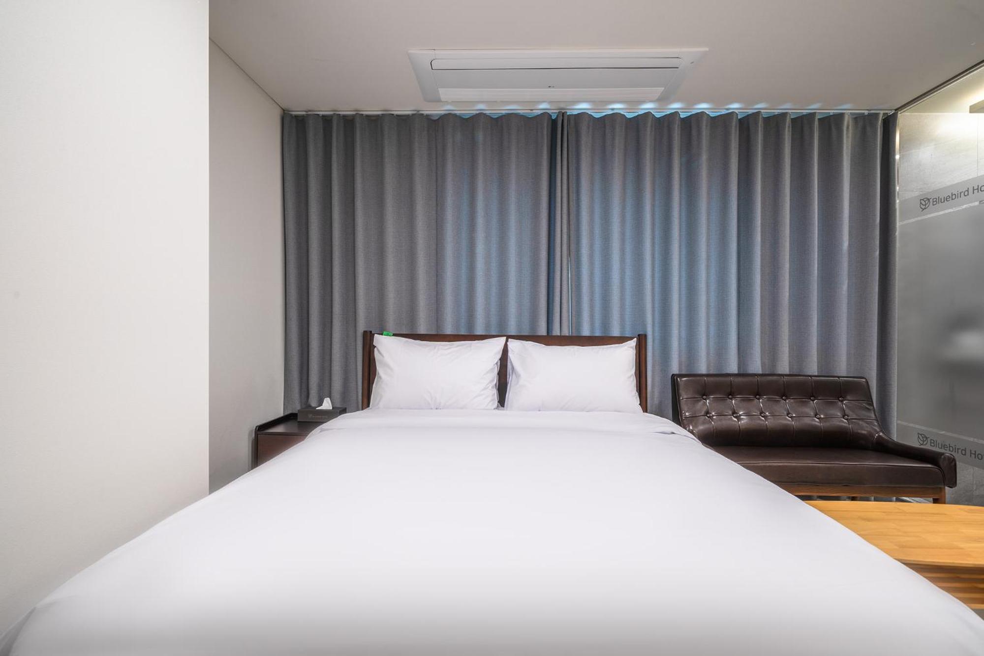 Bluebird Hotel Inchon Exterior foto