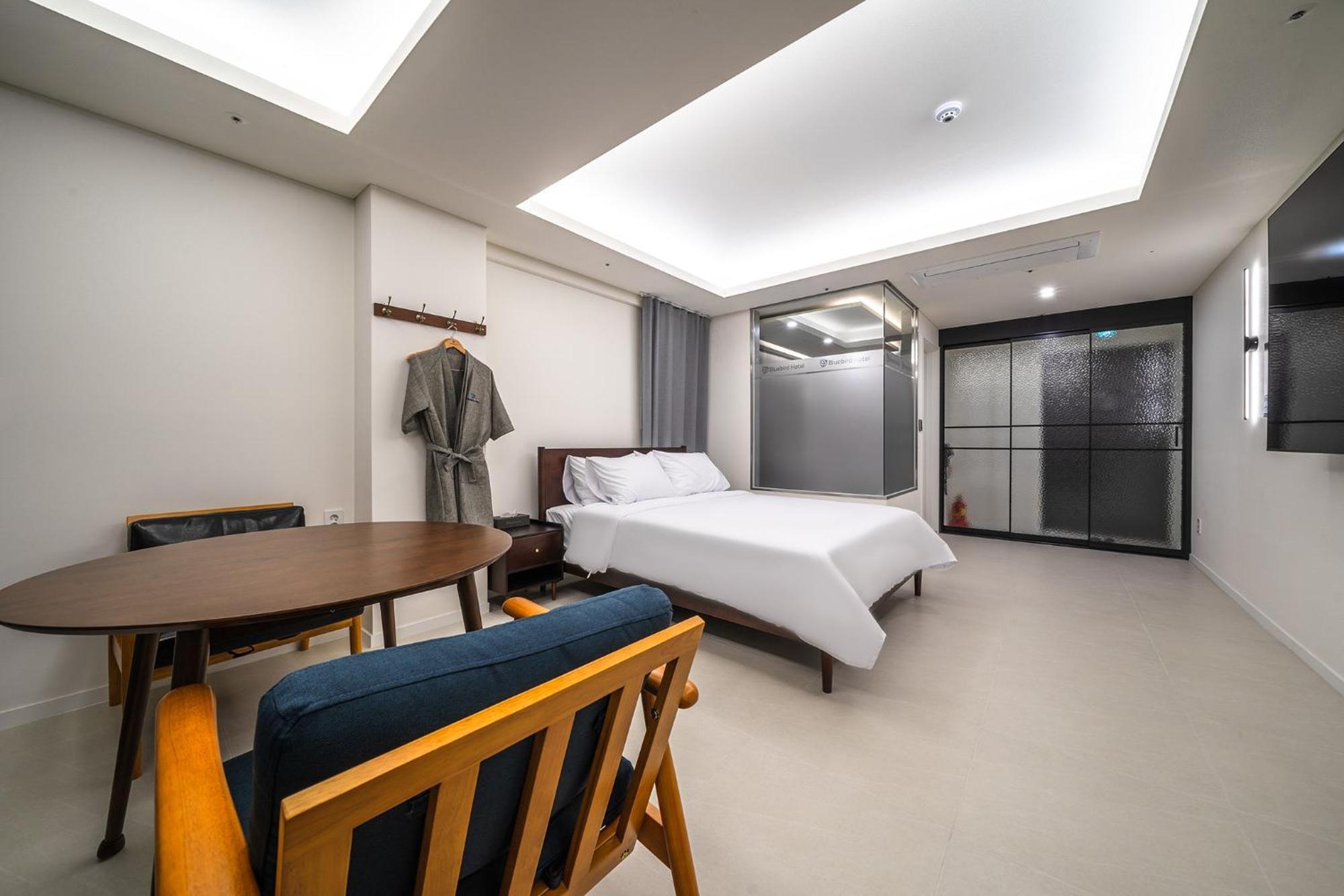 Bluebird Hotel Inchon Exterior foto